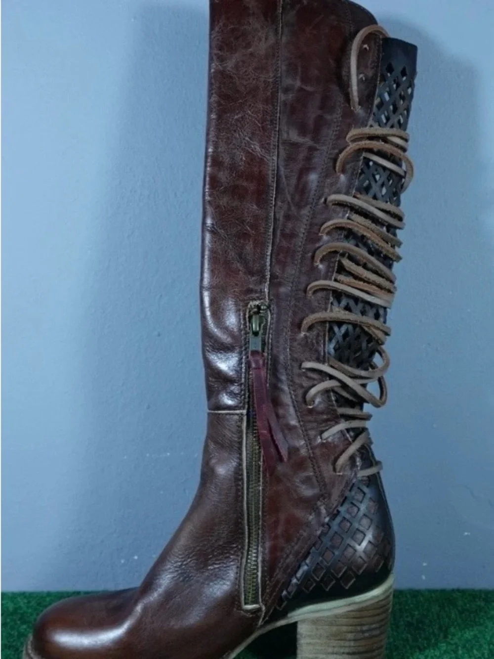 Freebird by Steven Madden carver Women’s Brown Lace-Up Knee Boot 8